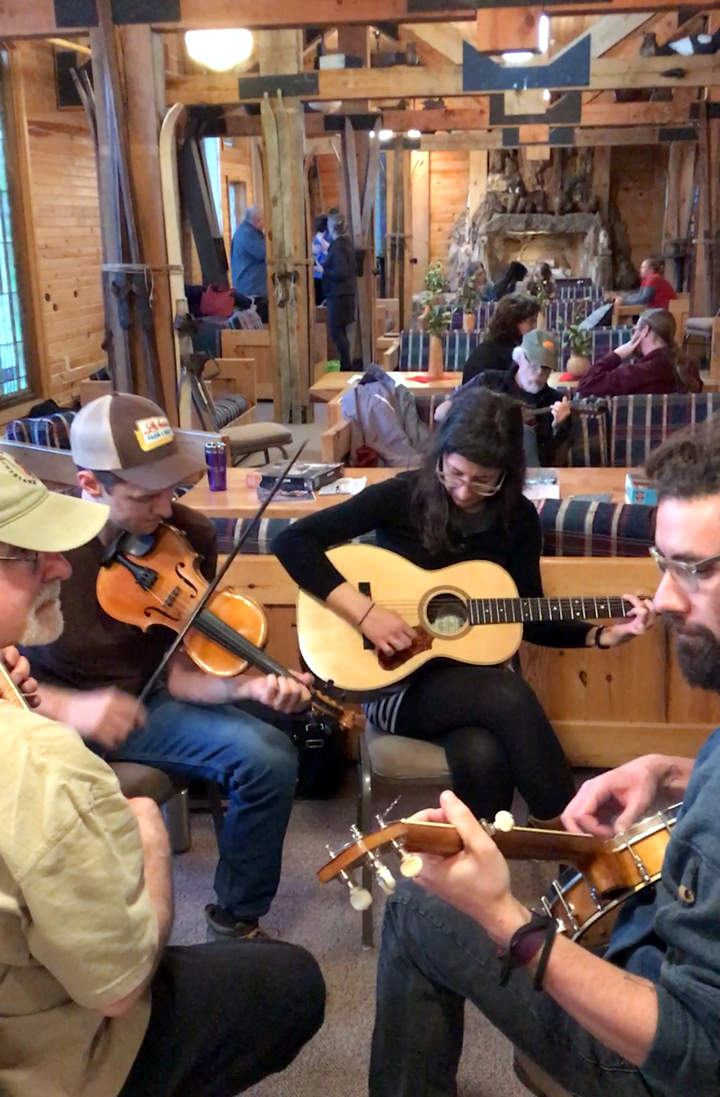 Lounge jam, warming up for MooseJaw 2017. March 10th, 2017.